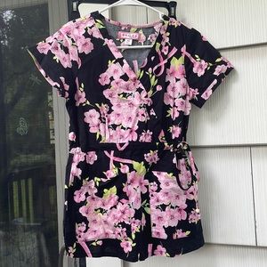 Nursing top breast, cancer awareness